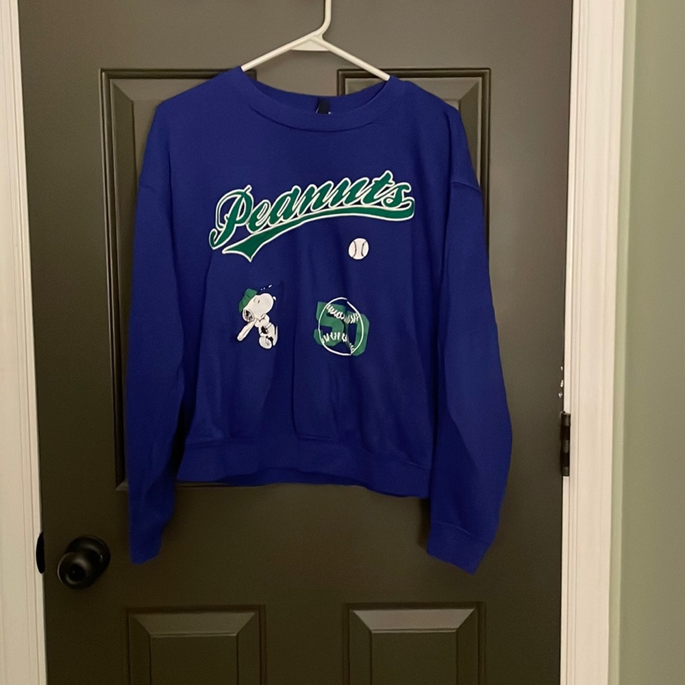 Women’s Peanuts Sweatshirt